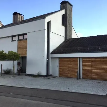 Zuhause Mit Berg-und Bodenseesicht 아파트 *